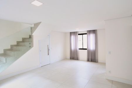 Sala de apartamento para alugar com 3 quartos, 190m² em Santa Tereza, Belo Horizonte