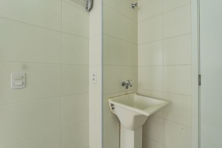 Área de Serviço de apartamento para alugar com 2 quartos, 32m² em Parque Fongaro, São Paulo