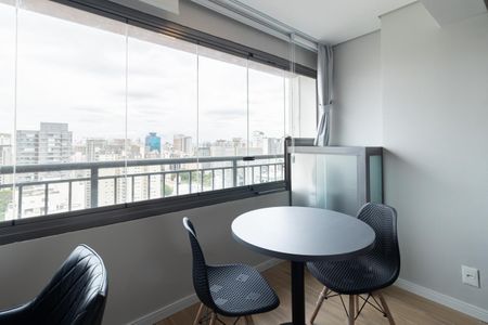 Varanda de kitnet/studio para alugar com 1 quarto, 26m² em Planalto Paulista, São Paulo