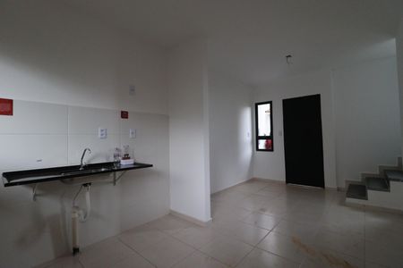 Cozinha de casa de condomínio para alugar com 2 quartos, 55m² em Parque Residencial Candido Portinari, Ribeirão Preto