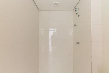 Banheiro Social de kitnet/studio para alugar com 1 quarto, 24m² em Vila Carrão, São Paulo