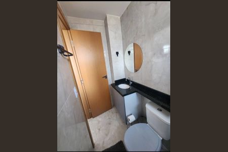 Banheiro Social de kitnet/studio para alugar com 1 quarto, 23m² em Jardim Botânico, Curitiba