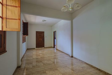 Sala de casa à venda com 5 quartos, 1350m² em Pompéia, Belo Horizonte