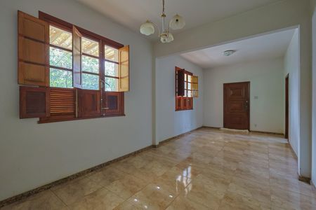 Sala de casa à venda com 5 quartos, 1350m² em Pompéia, Belo Horizonte