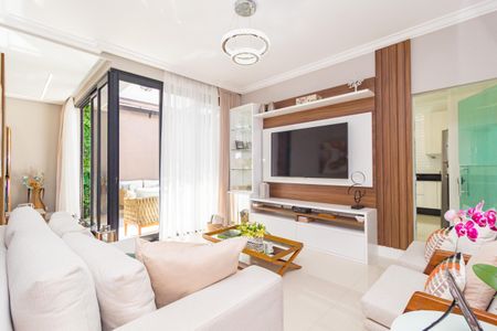 Sala de casa à venda com 2 quartos, 224m² em Quarta Parada, São Paulo