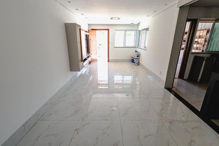sala de casa à venda com 3 quartos, 150m² em Copacabana, Belo Horizonte