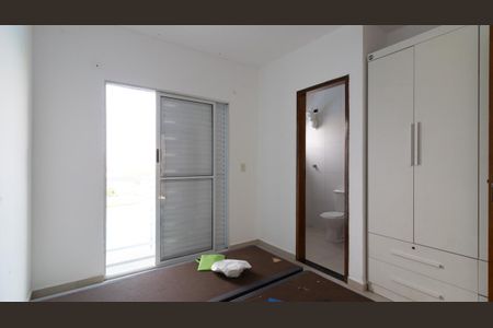 Suíte de casa de condomínio à venda com 2 quartos, 58m² em Vila Pierina, São Paulo