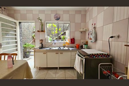 Cozinha de casa à venda com 2 quartos, 84m² em Vila Inglesa, São Paulo