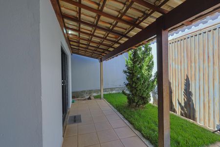 Varanda de casa à venda com 3 quartos, 220m² em Jardim Laguna, Contagem