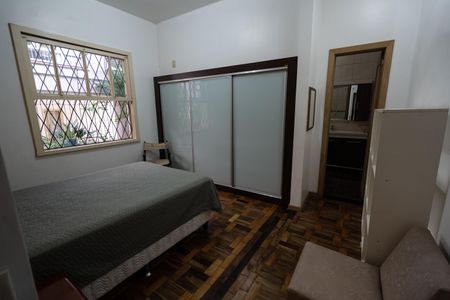 Suíte 1 de casa à venda com 4 quartos, 250m² em Independência, Porto Alegre