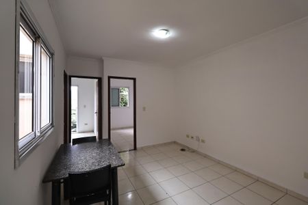 Sala de apartamento à venda com 2 quartos, 42m² em Jardim Stetel, Santo André