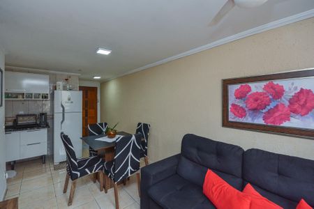 Sala de apartamento para alugar com 2 quartos, 55m² em Jardim Lallo, São Paulo