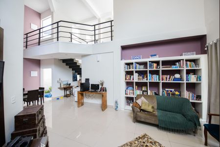 Sala de casa de condomínio para alugar com 3 quartos, 300m² em Loteamento Industrial, Taubaté