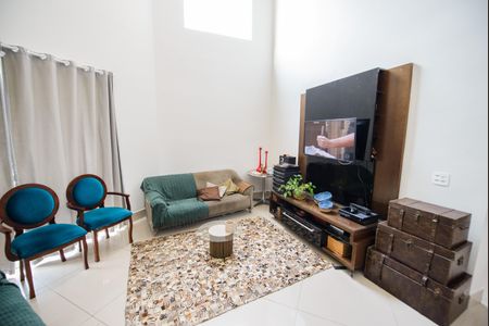 Sala de casa de condomínio para alugar com 3 quartos, 300m² em Loteamento Industrial, Taubaté