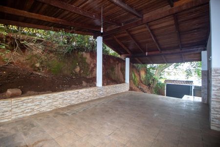 Garagem de casa para alugar com 3 quartos, 400m² em Nonoai, Porto Alegre