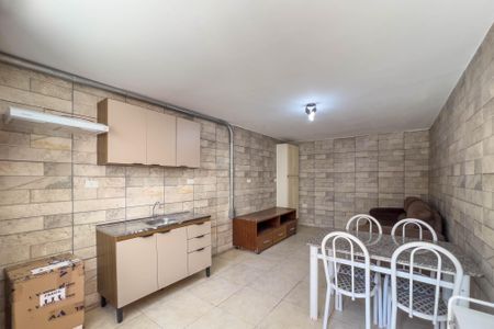 Sala e cozinha de casa de condomínio para alugar com 1 quarto, 50m² em Vila São José, São Paulo