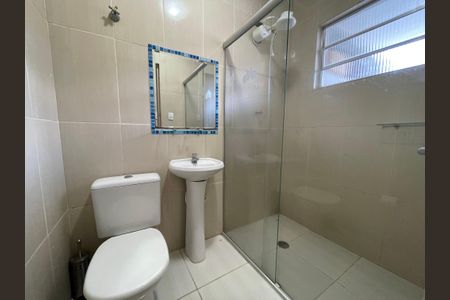 Banheiro de casa para alugar com 1 quarto, 52m² em Jardim das Vertentes, São Paulo