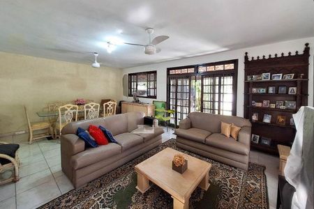 Casa à venda com 4 quartos, 215m² em Engenho do Mato, Niterói