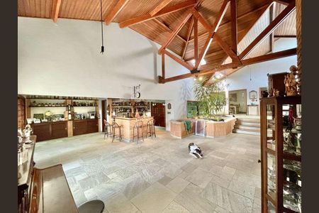 Casa para alugar com 5 quartos, 923m² em Vila Santo Antônio, Cotia