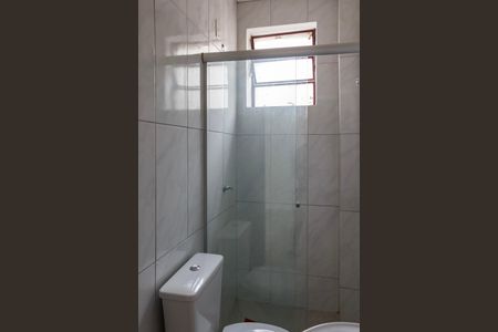 Banheiro de kitnet/studio para alugar com 1 quarto, 60m² em Camaquã, Porto Alegre