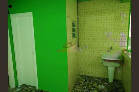 Casa à venda com 2 quartos, 120m² em Jardim Itacolomi, São Paulo