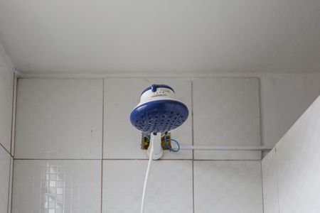 Banheiro de kitnet/studio para alugar com 1 quarto, 30m² em Vila Sonia, São Paulo