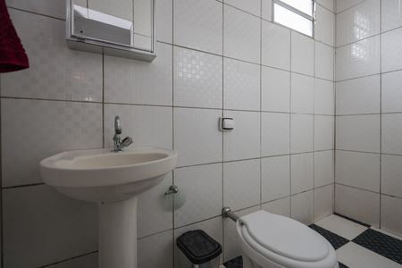 Banheiro de kitnet/studio para alugar com 1 quarto, 30m² em Vila Sonia, São Paulo
