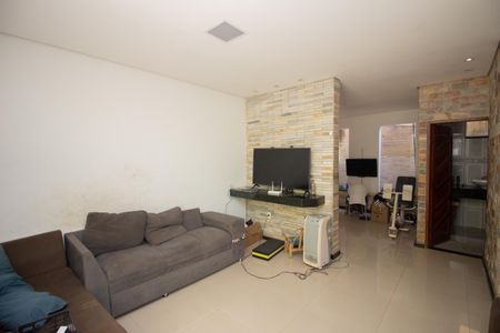 Sala de casa à venda com 5 quartos, 592m² em Sapucaias Iii, Contagem