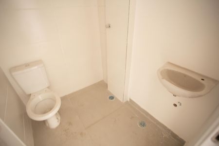 BANHEIRO de kitnet/studio à venda com 1 quarto, 33m² em Vila Mariza Mazzei, São Paulo