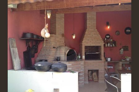 Casa à venda com 2 quartos, 120m² em Parque Maria Domitila, São Paulo