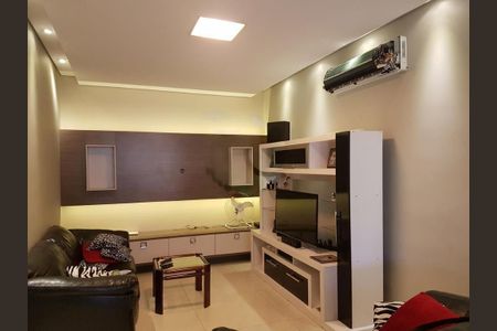 Casa à venda com 4 quartos, 400m² em Parque Maria Domitila, São Paulo