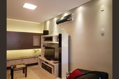 Casa à venda com 4 quartos, 400m² em Parque Maria Domitila, São Paulo