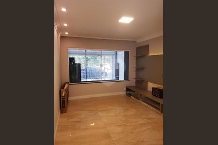 Casa à venda com 4 quartos, 400m² em Parque Maria Domitila, São Paulo