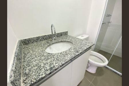 Banheiro de kitnet/studio para alugar com 1 quarto, 30m² em Belenzinho, São Paulo