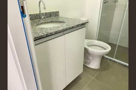 Banheiro de kitnet/studio para alugar com 1 quarto, 30m² em Belenzinho, São Paulo