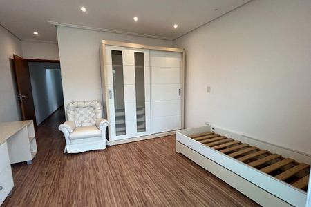 Casa para alugar com 4 quartos, 330m² em Vila Mazzei, São Paulo