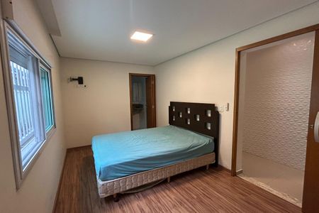 Casa para alugar com 4 quartos, 330m² em Vila Mazzei, São Paulo