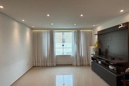 Casa para alugar com 4 quartos, 330m² em Vila Mazzei, São Paulo