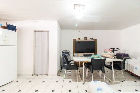 Sala de casa à venda com 2 quartos, 250m² em Jardim Lucinda, São Paulo