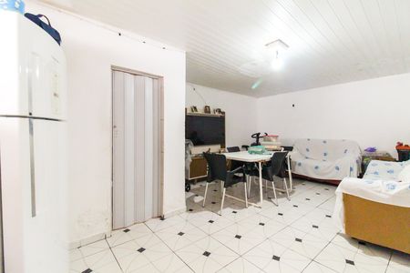 Sala de casa à venda com 2 quartos, 250m² em Jardim Lucinda, São Paulo