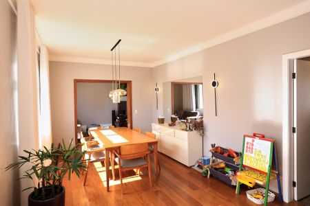 Apartamento para alugar com 3 quartos, 155m² em Santa Efigênia, Belo Horizonte