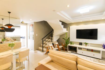 Sala de casa de condomínio à venda com 2 quartos, 125m² em Marechal Rondon, Canoas