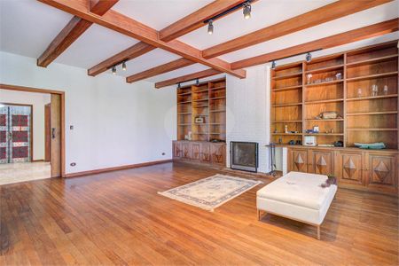 Casa à venda com 4 quartos, 273m² em Jardim Marajoara, São Paulo