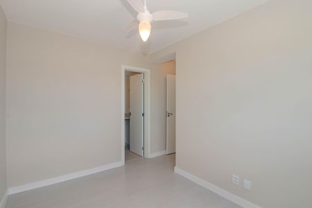 Suíte de apartamento para alugar com 2 quartos, 62m² em Jardim Sabará, Porto Alegre