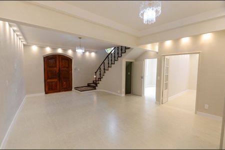 Sala de casa para alugar com 5 quartos, 400m² em Grajaú, Rio de Janeiro