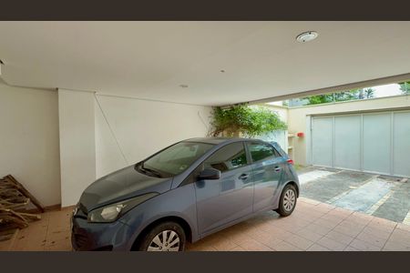 Garagem de casa à venda com 4 quartos, 360m² em Vila Madalena, São Paulo