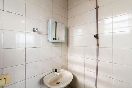 Banheiro de apartamento para alugar com 1 quarto, 50m² em Mathias Velho, Canoas