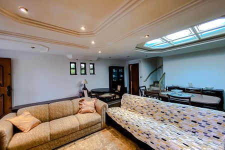 Sala de casa para alugar com 4 quartos, 300m² em Vila Claudia, São Paulo