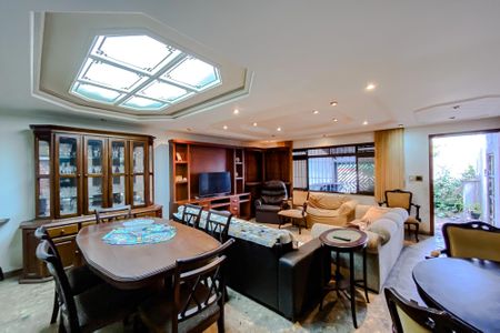 Sala de casa para alugar com 4 quartos, 300m² em Vila Claudia, São Paulo