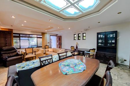 Sala de casa para alugar com 4 quartos, 300m² em Vila Claudia, São Paulo